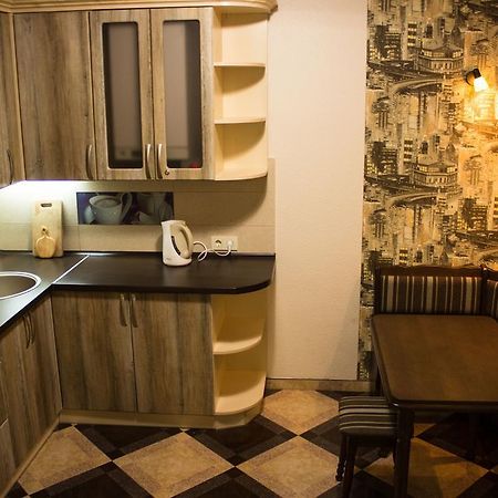 Hostel Q ,15 Хв До Жд Вокзалу 리비프 외부 사진