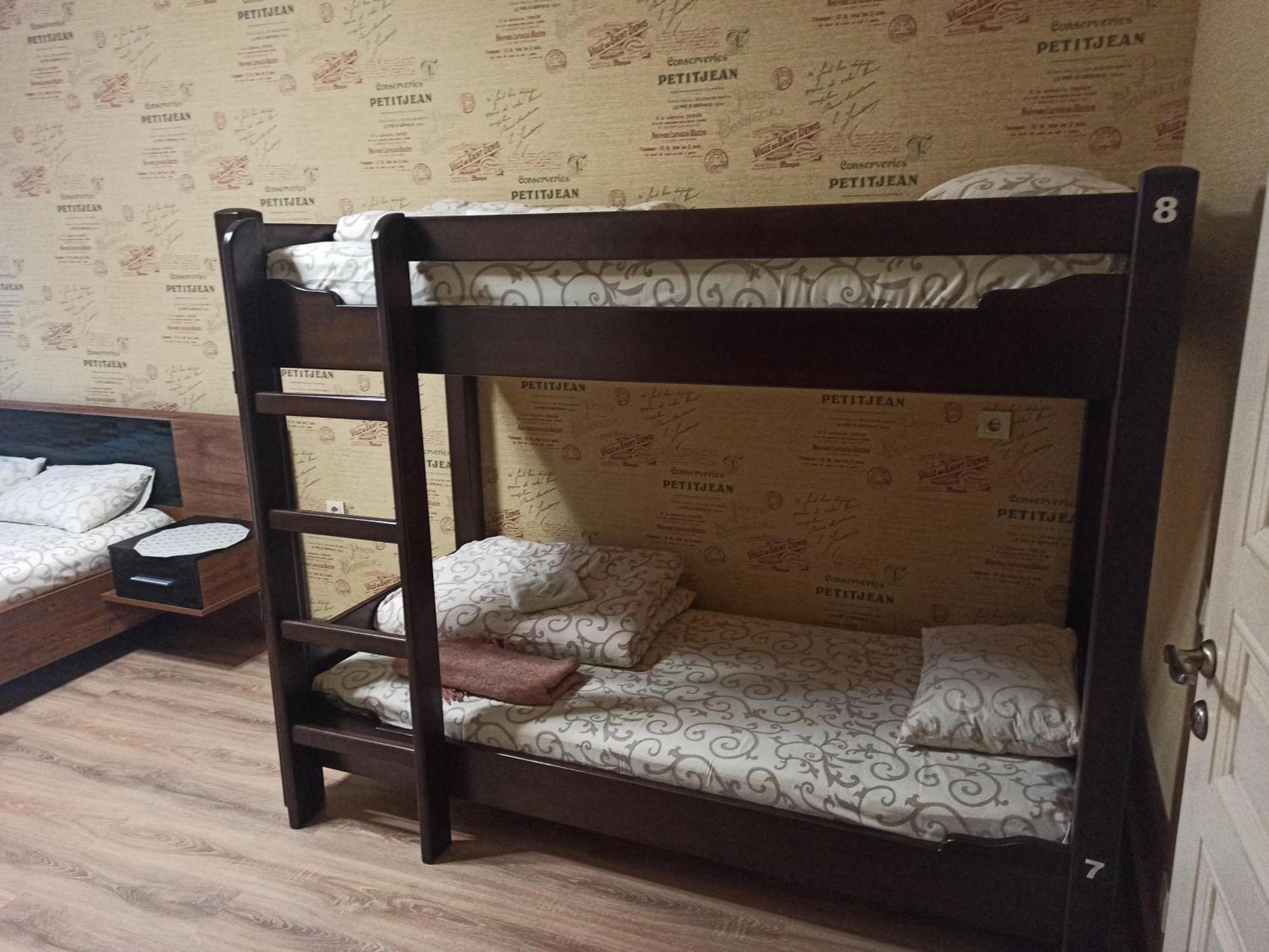 Hostel Q ,15 Хв До Жд Вокзалу 리비프 외부 사진