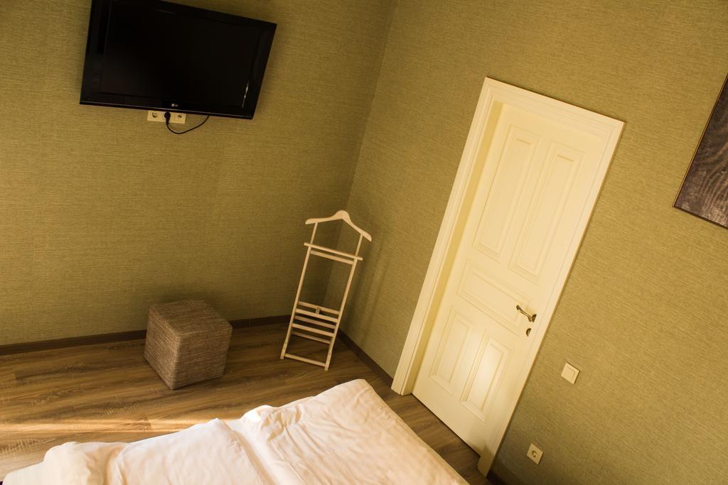 Hostel Q ,15 Хв До Жд Вокзалу 리비프 객실 사진