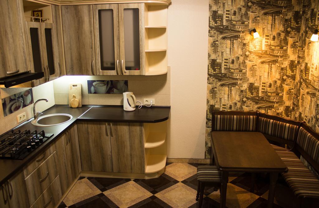 Hostel Q ,15 Хв До Жд Вокзалу 리비프 외부 사진